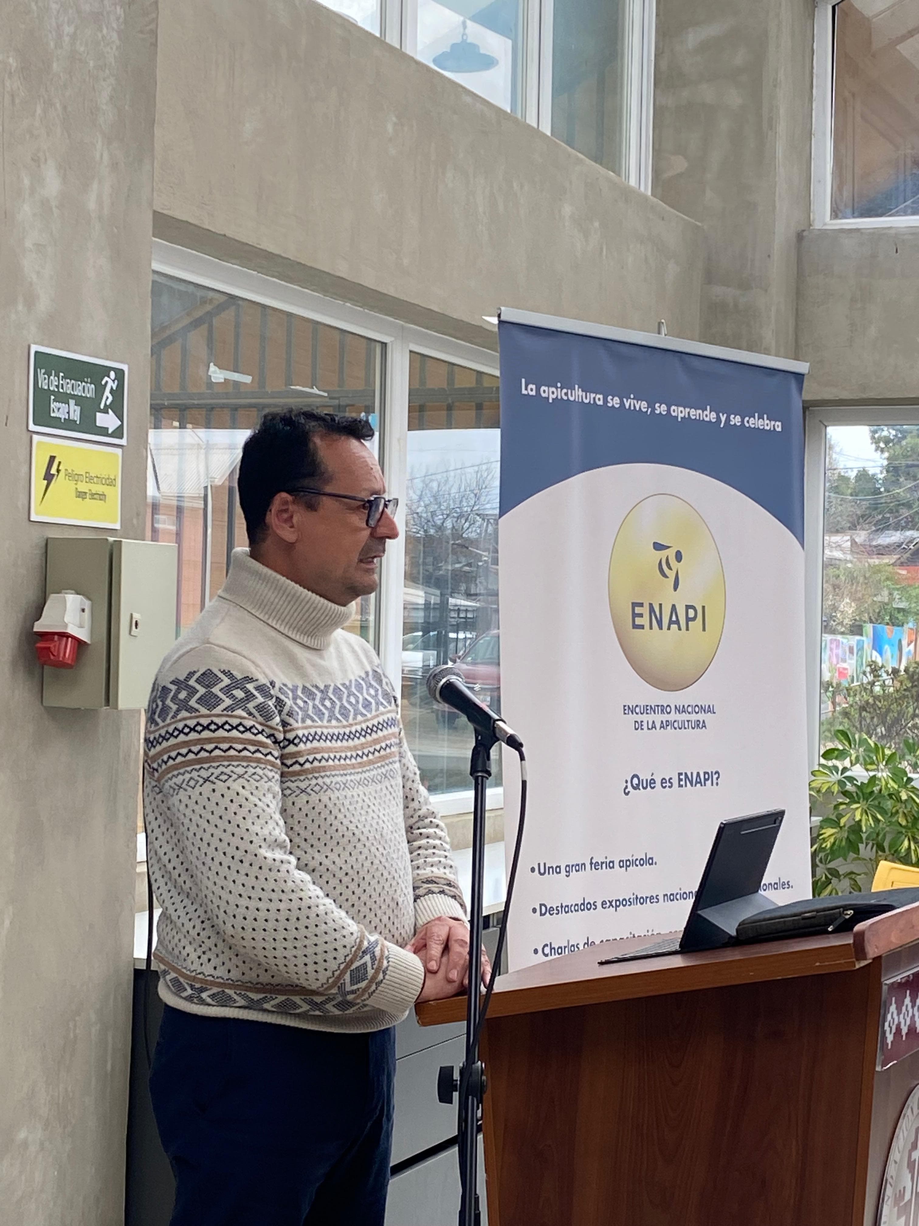 Gerente general de Natural Bee llega a Chile para impulsar alianzas y proyectos para la apicultura